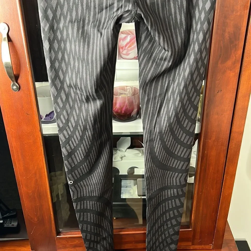 ALO YOGA High-Waist Airbrush Full length legging in Black Arches Size S